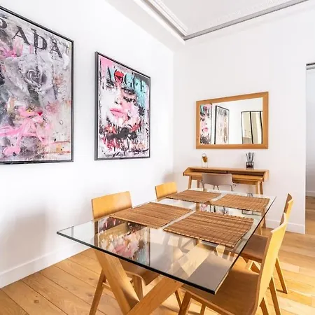 Luxury Champs Elysees Apartment Paris