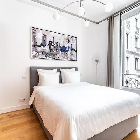 Apartment Luxury Champs Elysees