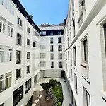 Apartment Luxury Champs Elysees